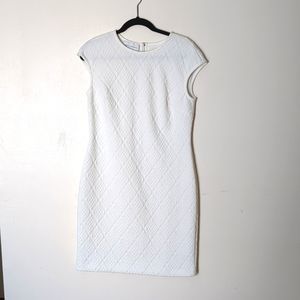 Donna Morgan Quilted White Sleeveless Sheath Dress Zip Back Women's 8